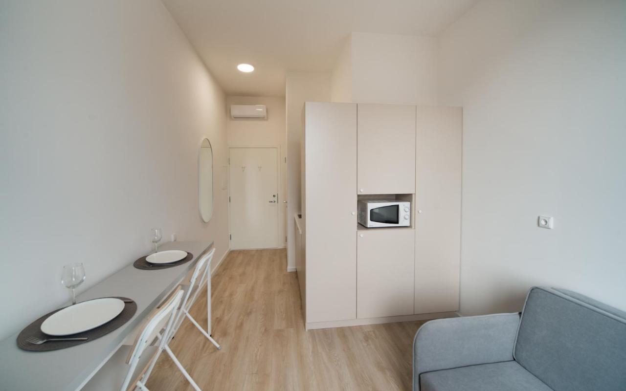 Studio Apartment In Laisves Aleja Kaunas Esterno foto